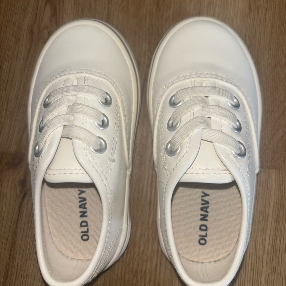 Old Navy Cream Lace-Up Baby Sneakers